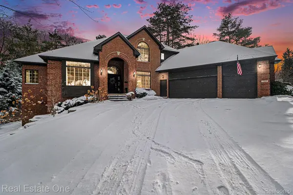 7907 Brookwood DR, Independence Charter Township, MI 48348