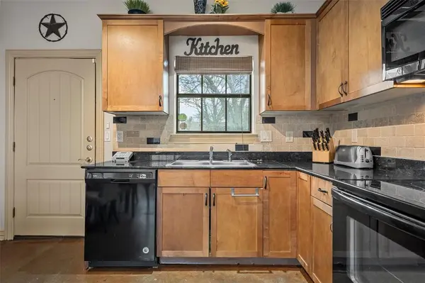 2410 S 2nd #205, Waco, TX 76706