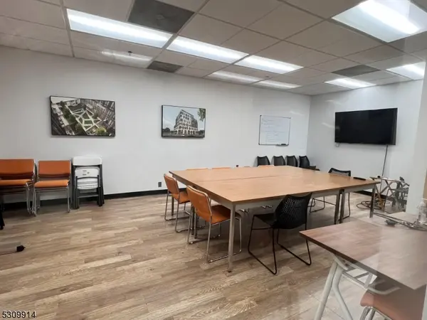 27 Bleeker St, Millburn Twp., NJ 07041