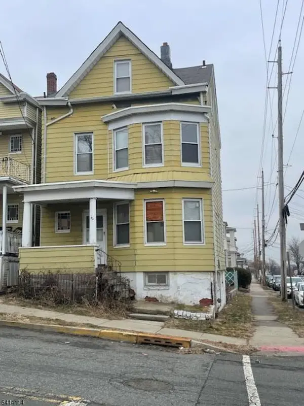 42 Brown Ave, Prospect Park Boro, NJ 07508