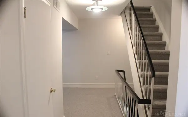 3733 Old Creek RD, Troy, MI 48084