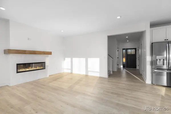 5956 Braemoor CT SE, Caledonia Twp, MI 49316