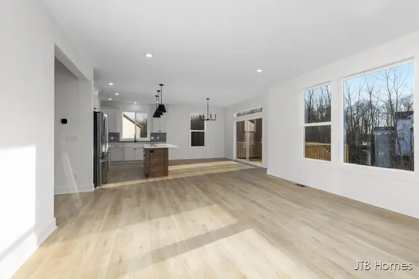 5956 Braemoor CT SE, Caledonia Twp, MI 49316