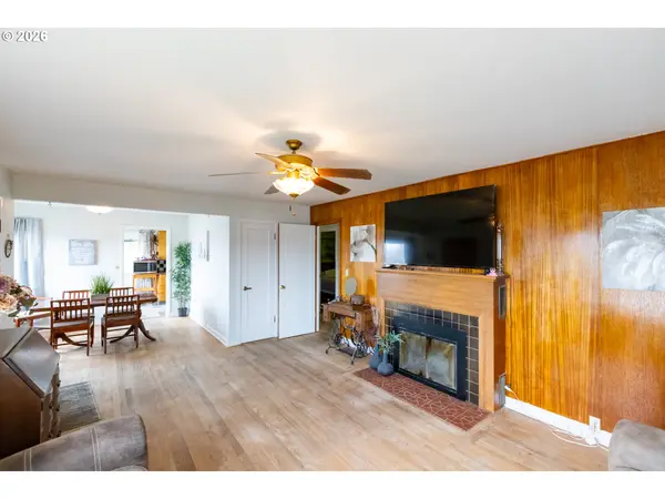 724 E 14TH ST, The Dalles, OR 97058