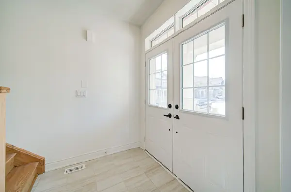 21 Deer Creek CT, Toronto E10, ON M1C 1N8