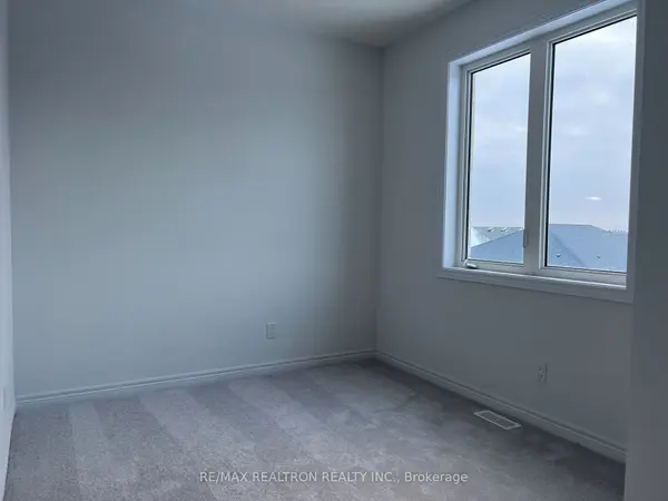 2064 Verne Bowen ST #Main, Oshawa, ON L1L 0S5