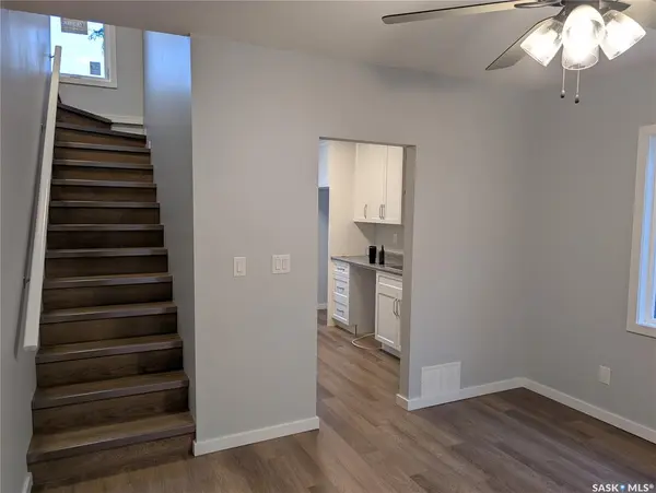 102 32nd STREET W, Saskatoon, SK S7L 0S1