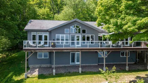 29 SHABBOTTS BAY RD, Whitestone, ON P0A 1G0