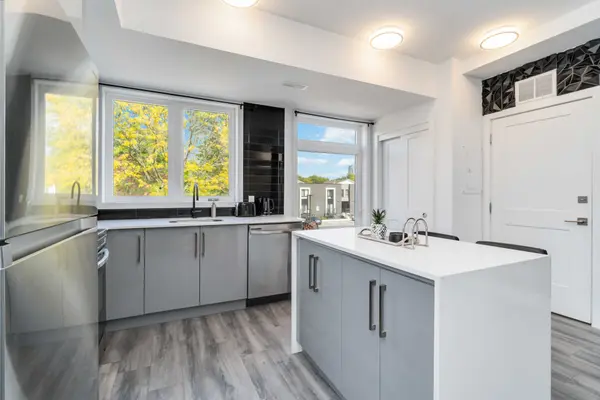 6065 Mcleod RD N #312, Niagara Falls, ON L2G 0Z7