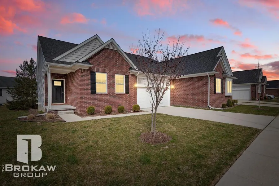 1389 Luxington DR, Lapeer, MI 48446