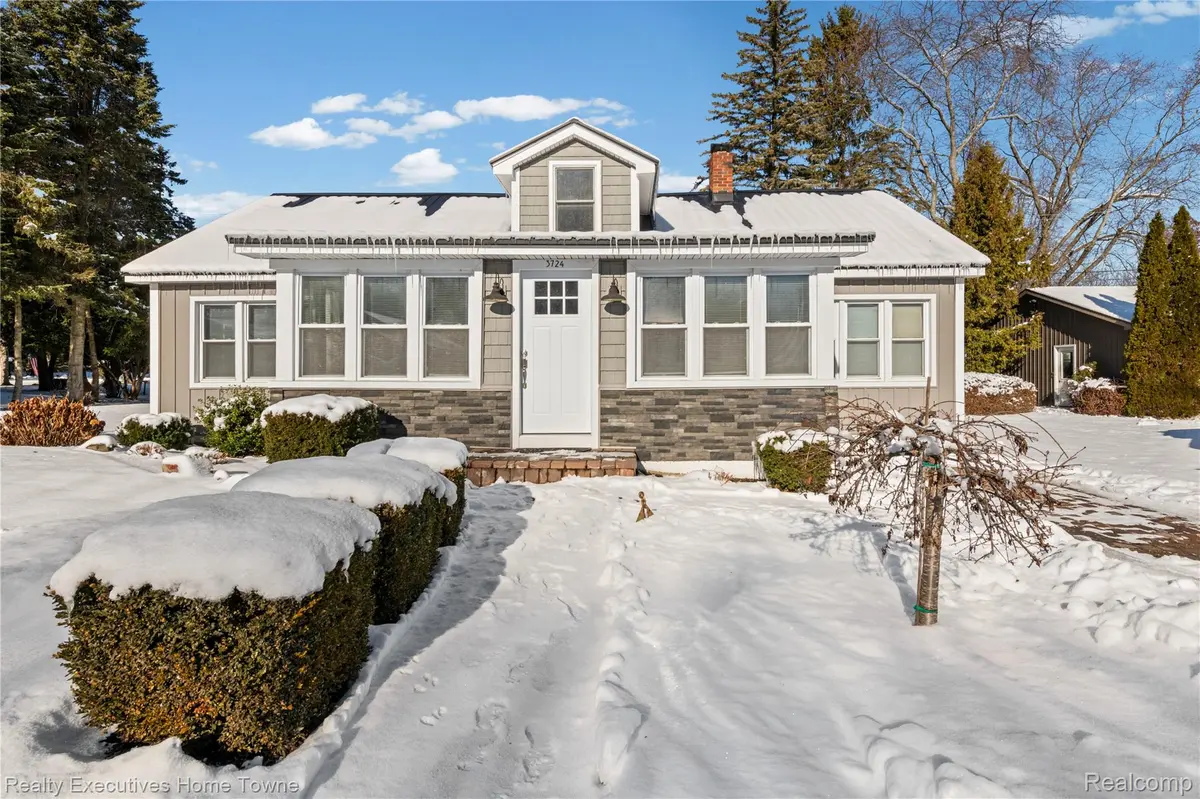 3724 Shorewood RD, Fort Gratiot Charter Township, MI 48059