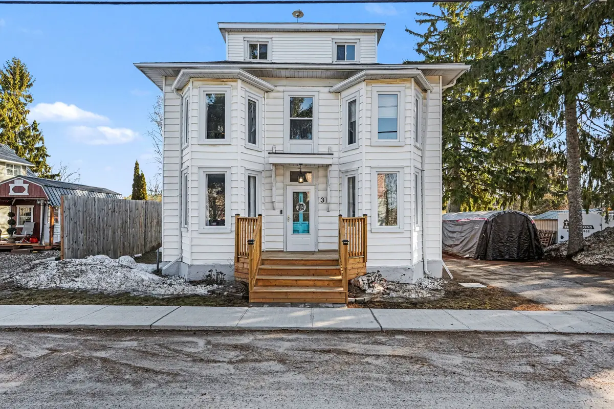 3 Reid ST, Athens, ON K0E 1B0