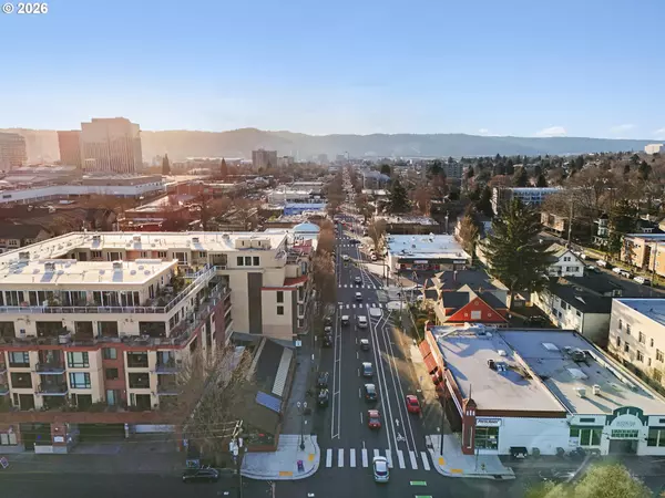 Portland, OR 97232,1620 NE BROADWAY ST #222