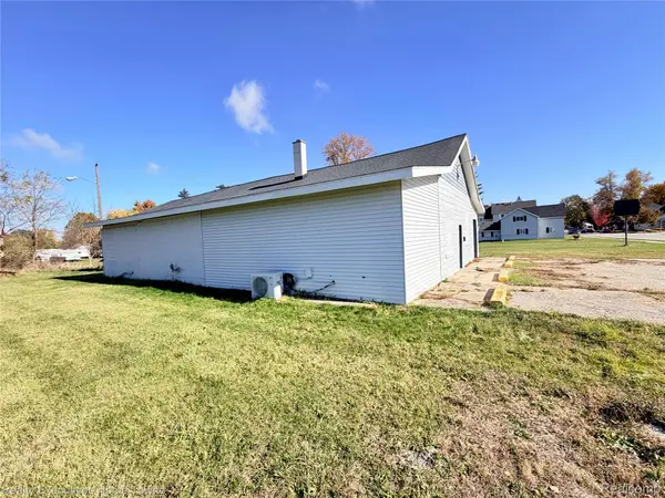 35 Wells ST, Croswell, MI 48422