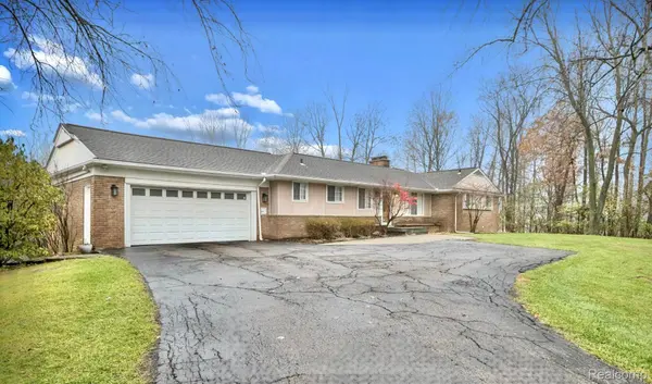 30609 Inkster RD, Farmington Hills, MI 48025