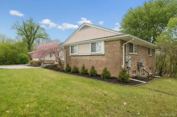 30609 Inkster RD, Farmington Hills, MI 48025