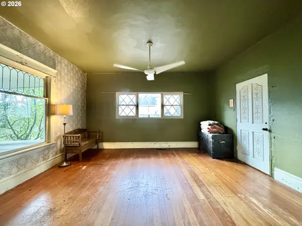 805 River RD, Eugene, OR 97404