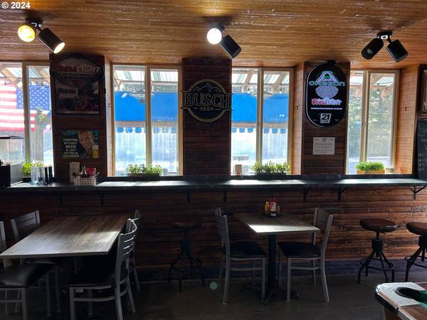 88274 RHODODENDRON DR, Florence, OR 97439