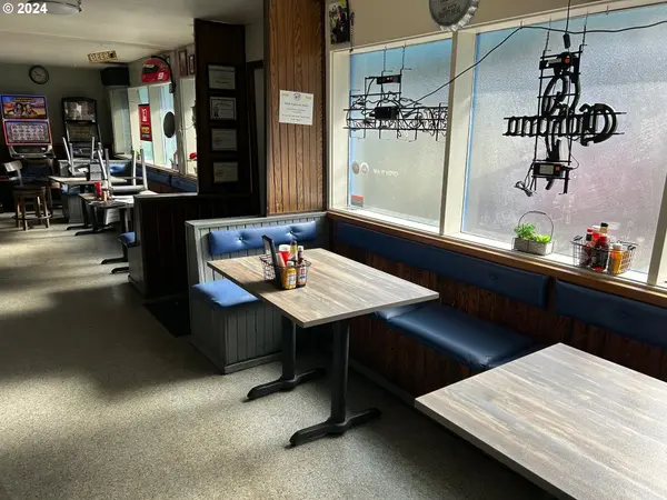 88274 RHODODENDRON DR, Florence, OR 97439