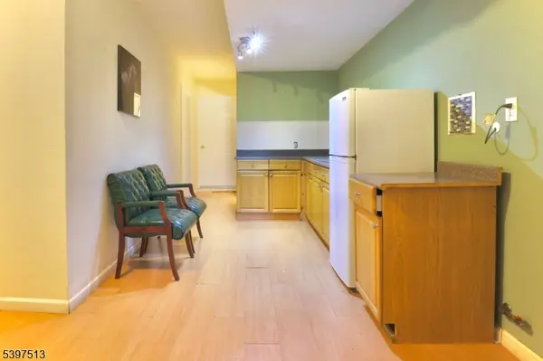 306 Marshall St, Elizabeth City, NJ 07206