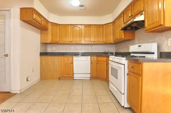 306 Marshall St, Elizabeth City, NJ 07206