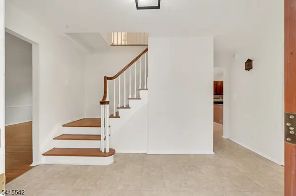 1040 Hillside Drive, North Brunswick Twp., NJ 08902