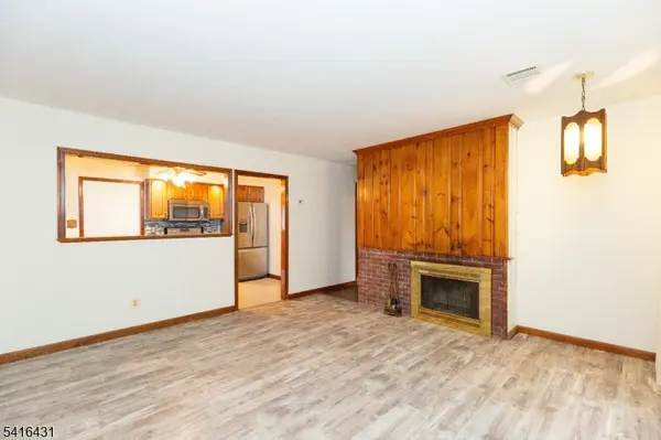 57 Columbus Ave, Edison Twp., NJ 08817