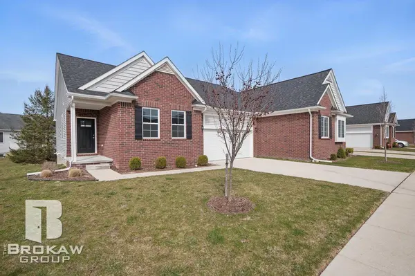 1389 Luxington DR, Lapeer, MI 48446