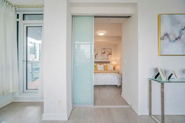 30 Nelson ST #1502, Toronto C01, ON M5V 0H5