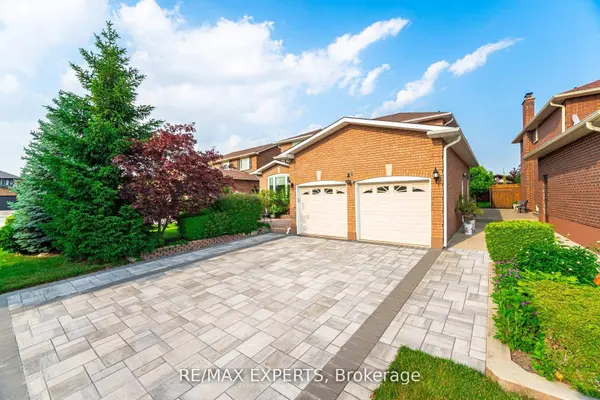 21 Williamsburg LN, Vaughan, ON L4L 5C8