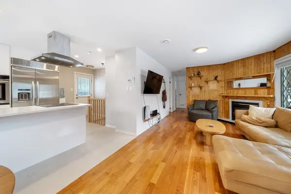 8020 Park Lane CRES, Severn, ON L0K 2B0