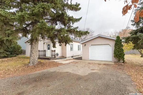 202 Russell STREET,  Luseland,  SK S0L 2A0