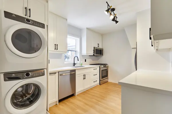 785 Indian RD #2nd floor, Toronto W02, ON M6P 2E4