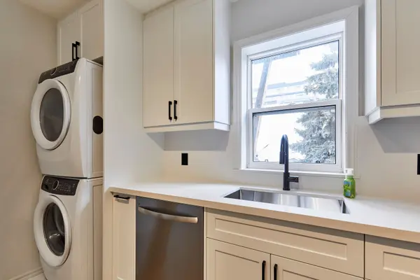 785 Indian RD #2nd floor, Toronto W02, ON M6P 2E4