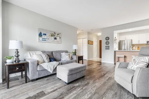 24 Chapel ST #302, Halton Hills, ON L7G 6A7