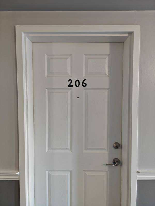 1800 Walker's Line #206, Burlington, ON L7M 4V2