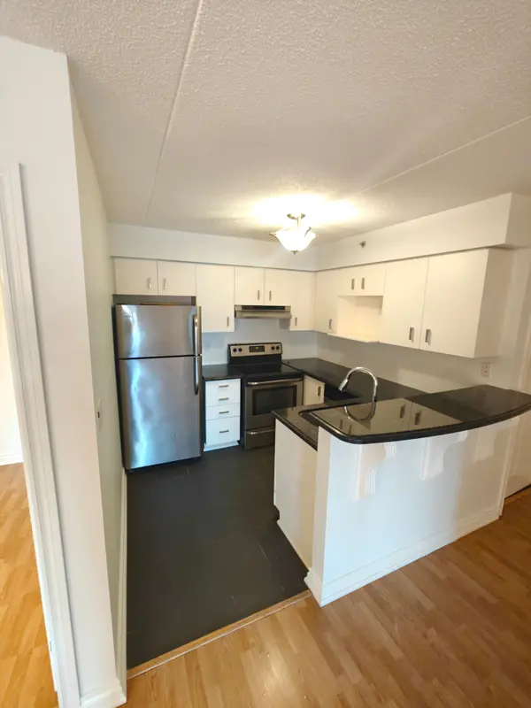 1800 Walker's Line #206, Burlington, ON L7M 4V2