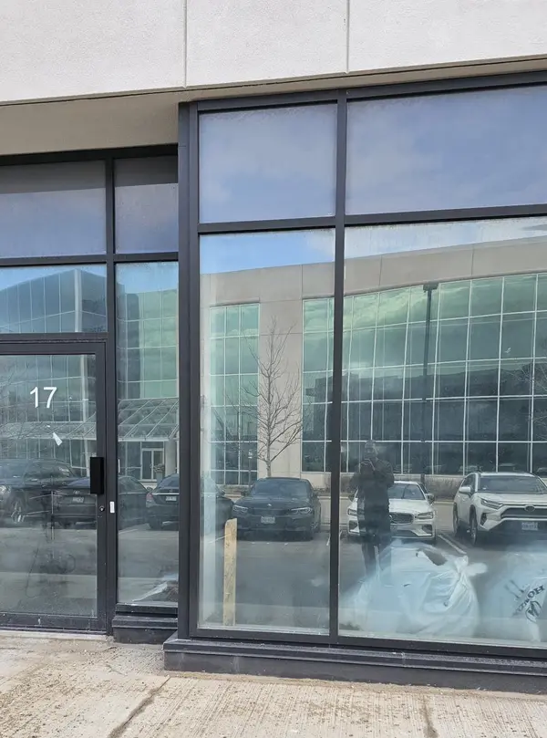 5270 Solar DR #16, Mississauga, ON L4W 0G7