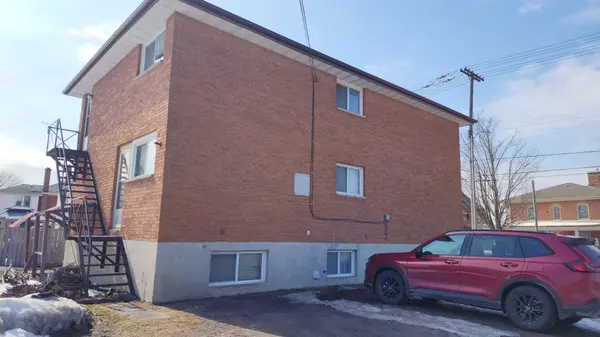 198 Aylmer ST N, Peterborough, ON K9J 3K1