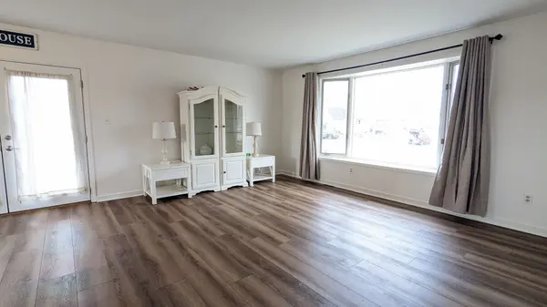 384 DOVERCOURT RD, Fort Erie, ON L0S 1B0