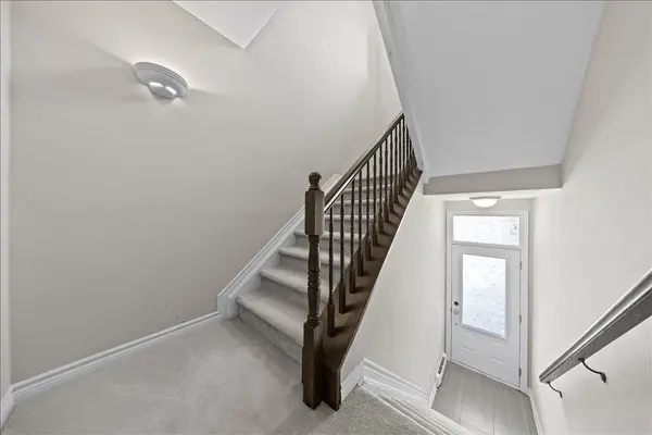 1015 Beryl Private #B, Blossom Park - Airport And Area, ON K1V 2M4