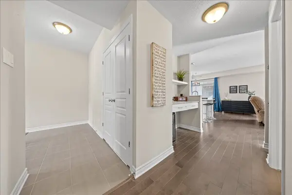 1015 Beryl Private #B, Blossom Park - Airport And Area, ON K1V 2M4