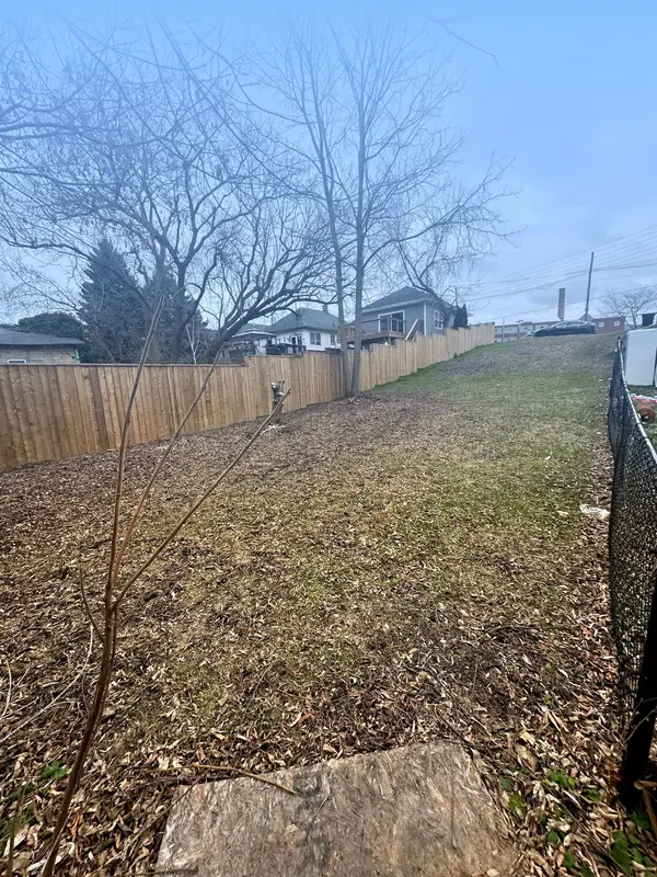 1 BALL AVE, St. Catharines, ON L2T 1B4