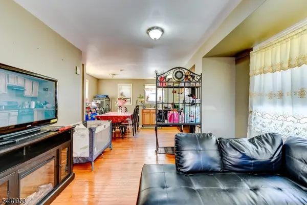 27 Newell Ave, New Brunswick City, NJ 08901