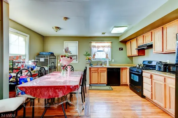 27 Newell Ave, New Brunswick City, NJ 08901