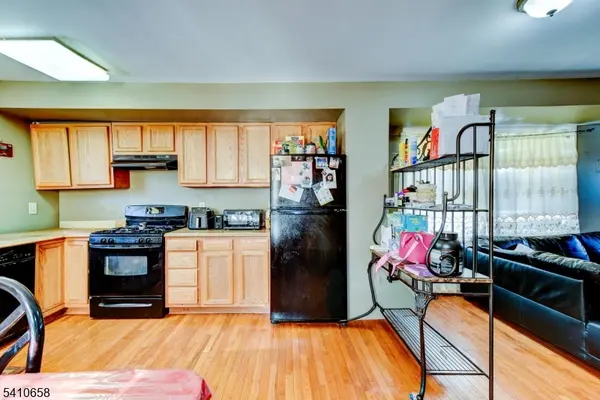 27 Newell Ave, New Brunswick City, NJ 08901