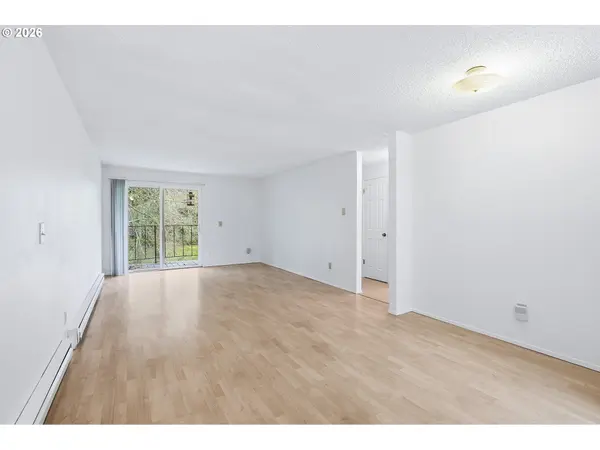 10000 SW HALL BLVD #4, Portland, OR 97223