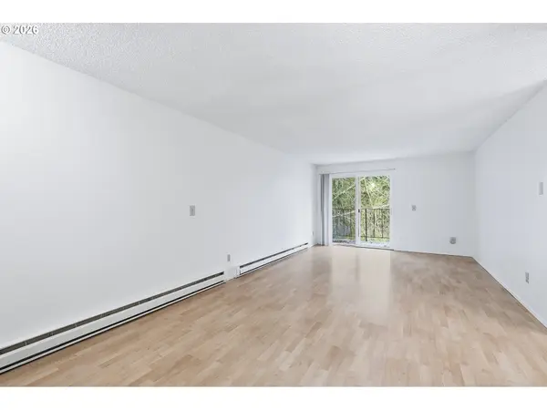 10000 SW HALL BLVD #4, Portland, OR 97223