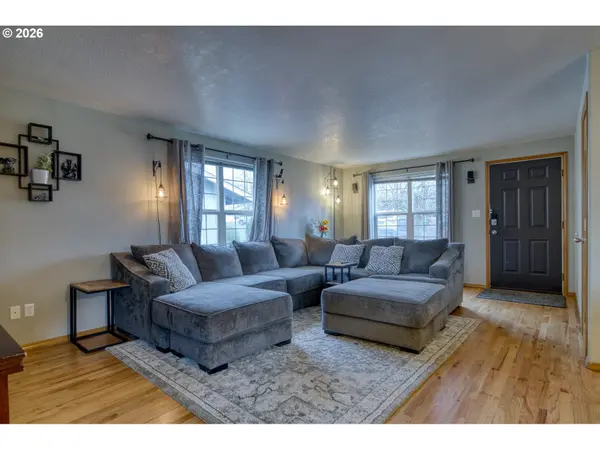 435 S 8TH ST, St Helens, OR 97051