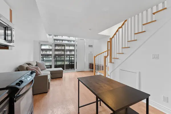 600 Fleet ST #831, Toronto C01, ON M5V 1B7